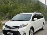 Toyota Sienna 2015 года за 11 500 000 тг. в Алматы
