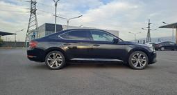 Skoda Superb 2018 годаfor11 500 000 тг. в Алматы – фото 3