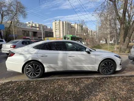 Hyundai Sonata 2021 года за 12 500 000 тг. в Алматы – фото 3