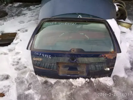 Крышка багажника за 999 тг. в Алматы