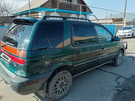 Mitsubishi Chariot 1996 года за 1 150 000 тг. в Алматы – фото 2