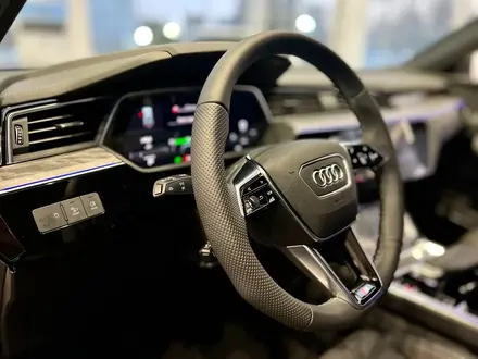 Audi e-tron 55 Quattro 2023 года за 65 000 000 тг. в Атырау – фото 13