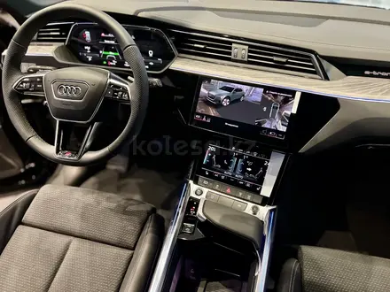 Audi e-tron 55 Quattro 2023 года за 65 000 000 тг. в Атырау – фото 17