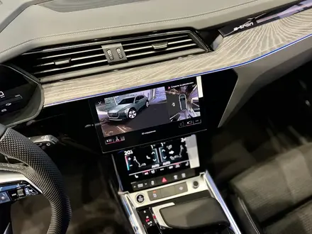 Audi e-tron 55 Quattro 2023 года за 65 000 000 тг. в Атырау – фото 18