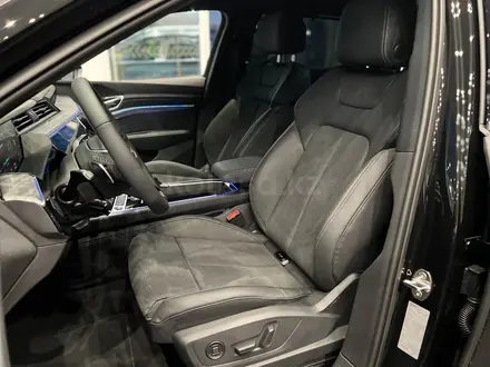 Audi e-tron 55 Quattro 2023 года за 65 000 000 тг. в Атырау – фото 30