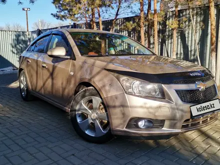 Chevrolet Cruze 2012 года за 4 200 000 тг. в Актобе – фото 2