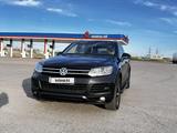 Volkswagen Touareg 2010 года за 11 900 000 тг. в Астана – фото 2