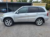 Toyota RAV4 2004 годаfor5 400 000 тг. в Астана – фото 4