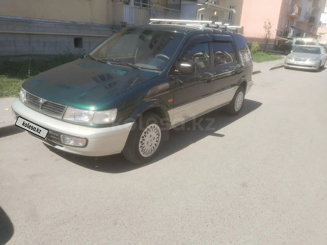 Мицубиси Space Wagon, 1996
