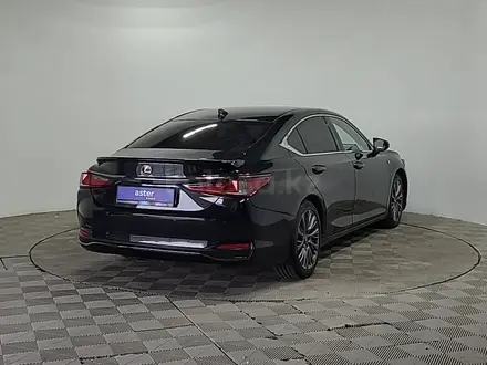 Lexus ES 250 2019 года за 17 900 000 тг. в Алматы – фото 5