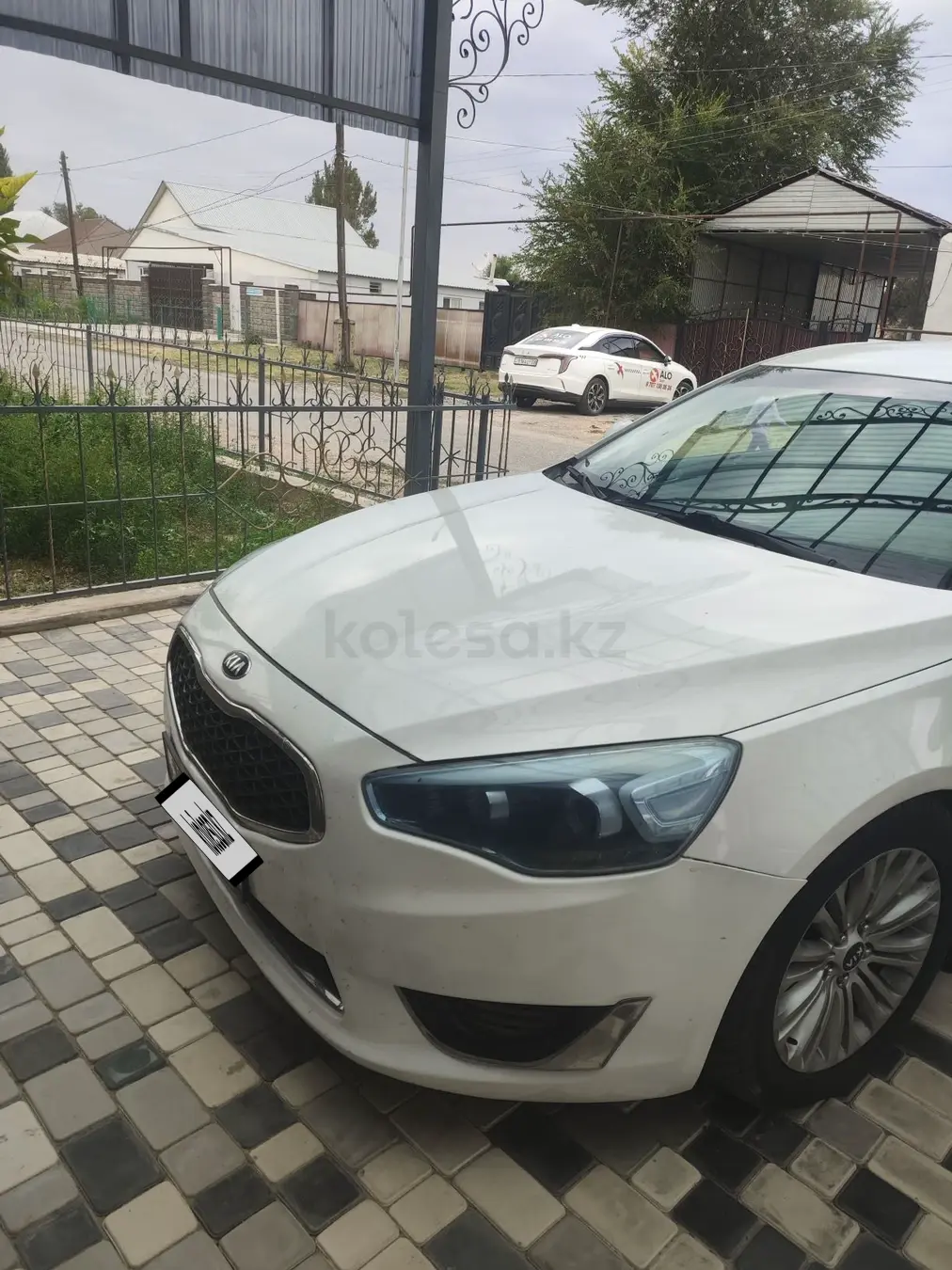 Kia Cadenza, 2015
