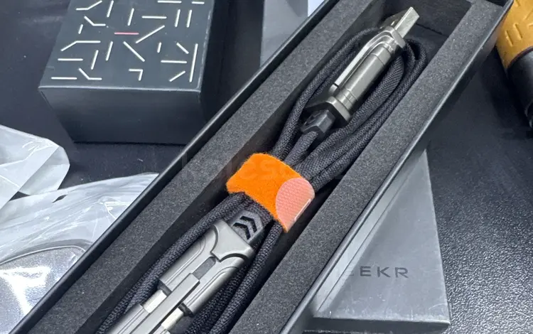 Универсальный кабель Zeekr 2в1 Type C и Lightning за 1 000 тг. в Алматы