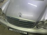 Mercedes-Benz C 240 2001 годаfor3 000 000 тг. в Караганда – фото 3