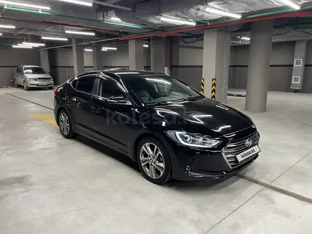 Hyundai Elantra 2018 года за 9 800 000 тг. в Алматы – фото 2