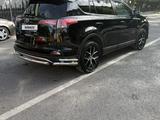 Toyota RAV4 2018 годаүшін11 300 000 тг. в Караганда – фото 4