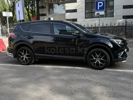 Toyota RAV4 2018 года за 11 300 000 тг. в Караганда – фото 5