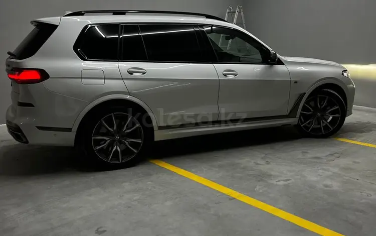 BMW X7 2021 года за 60 000 000 тг. в Алматы