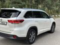 Toyota Highlander 2018 года за 16 800 000 тг. в Алматы – фото 6