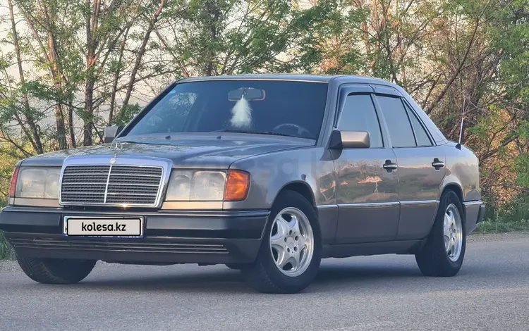 Mercedes-Benz E 220 1992 года за 2 500 000 тг. в Алматы