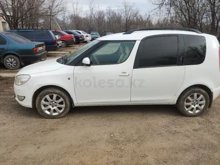 Skoda Roomster 2014 года за 4 000 000 тг. в Уральск – фото 2