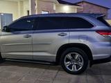 Toyota Highlander 2018 года за 17 400 000 тг. в Жанаозен – фото 4