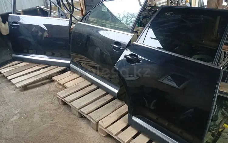 Молдинг дверей, крыла на Фольксваген Туарег за 10 000 тг. в Алматы