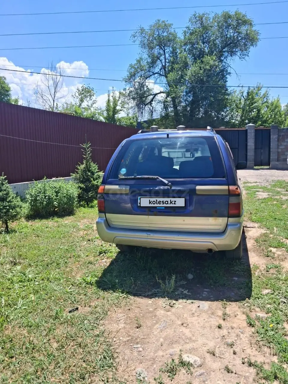 Nissan Prairie Joy, 1996