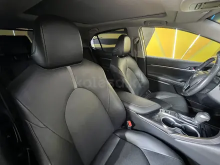 Toyota Camry 2023 года за 18 700 000 тг. в Актау – фото 21