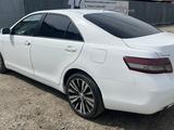 Toyota Camry 2011 года за 7 000 000 тг. в Атырау – фото 4