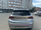 Hyundai Santa Fe 2022 годаүшін15 000 000 тг. в Актобе – фото 3