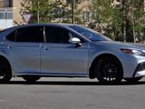 Toyota Camry 2021 года за 13 500 000 тг. в Астана
