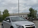 Chevrolet Cruze 2011 года за 3 300 000 тг. в Семей – фото 2