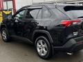 Toyota RAV4 2022 года за 18 000 000 тг. в Актобе – фото 2