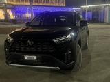 Toyota RAV4 2022 года за 15 500 000 тг. в Актобе – фото 5