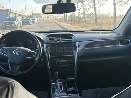 Toyota Camry 2017 года за 10 500 000 тг. в Алматы – фото 15