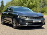 Kia K5 2022 года за 9 800 000 тг. в Алматы – фото 4