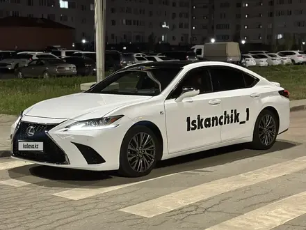 Lexus ES 350 2019 года за 38 000 000 тг. в Астана – фото 2