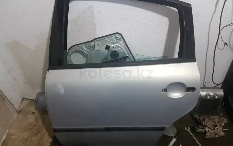 Дверь на Фольксваген Пассат в5 седан, универсал за 35 000 тг. в Усть-Каменогорск