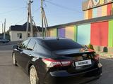 Toyota Camry 2020 года за 14 300 000 тг. в Тараз – фото 3