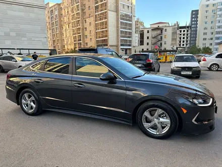 Hyundai Sonata 2020 года за 10 200 000 тг. в Астана – фото 2