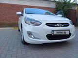 Hyundai Solaris 2013 года за 4 200 000 тг. в Уральск – фото 2