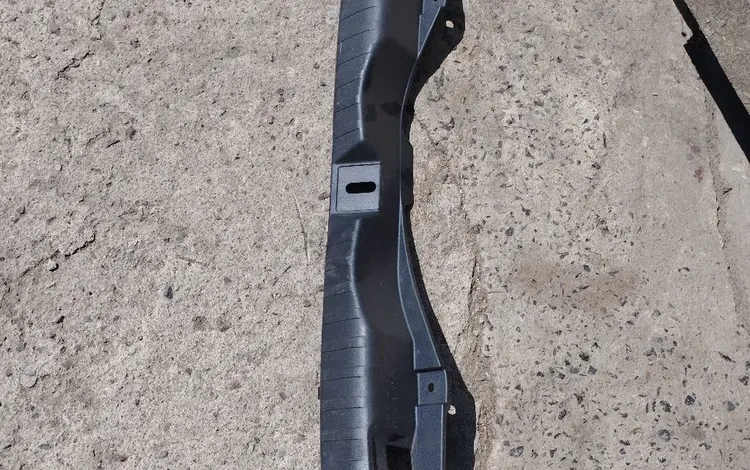 Накладка на порог багажника за 18 000 тг. в Алматы