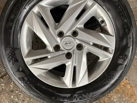 Комплект шин KUMHO 205/65 r16 за 90 000 тг. в Актобе – фото 2