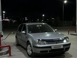 Volkswagen Golf, 2001