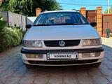 Volkswagen Passat 1995 года за 2 100 000 тг. в Актобе – фото 4