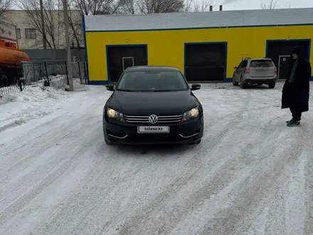 Volkswagen Passat 2013 года за 3 500 000 тг. в Уральск – фото 10
