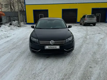 Volkswagen Passat 2013 года за 3 500 000 тг. в Уральск – фото 11
