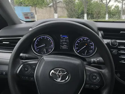 Toyota Camry 2019 года за 6 500 000 тг. в Шымкент – фото 4