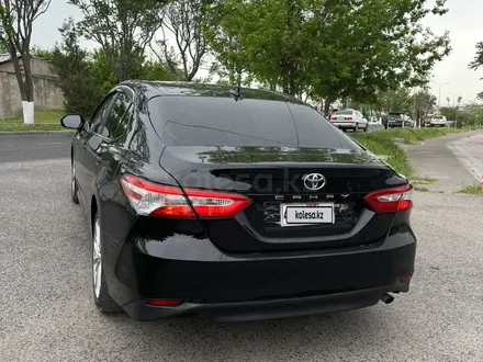 Toyota Camry 2019 года за 6 500 000 тг. в Шымкент