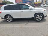 Toyota Highlander 2012 года за 9 300 000 тг. в Атырау